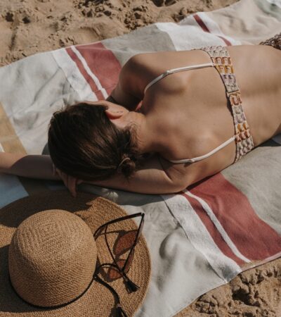 Expert Shares Her Dos (& Don'ts) Of Staying Sun-Safe