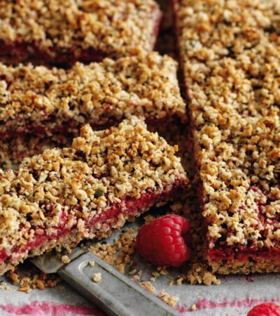 Raspberry flapjack slices